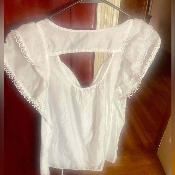 Size small flutter short sleeve white top - Picture 4 of 5